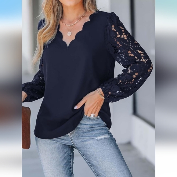 Tops - Elegant Black Lace Sleeve Top XL